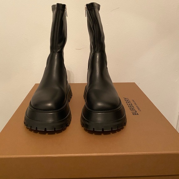 NEW SEASON BURBERRY - HURR BOOTS - Picture 7 of 12